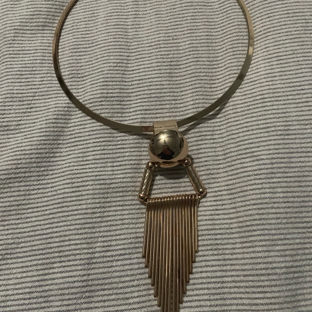 Chic Gold Fringe Pendant Necklace